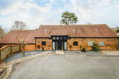 Barn Conversion for sale in Lewknor