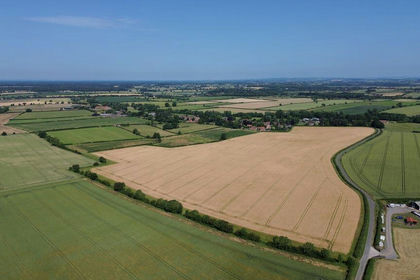 57.2 acres of Farm for sale in Skirpenbeck