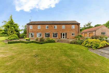 1.5 acres of Barn Conversion for sale in Tathwell
