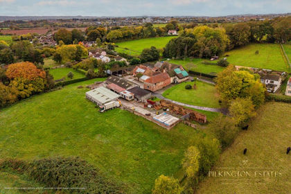 2.5 acres of Farmhouse for sale in Sowton