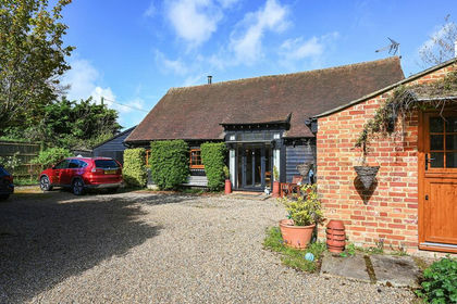Barn Conversion for sale in Mersham