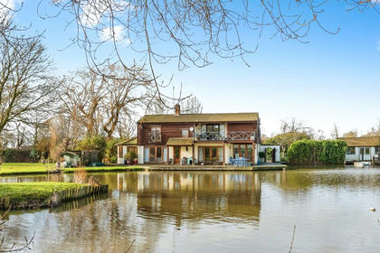 4 acres of Land for sale in Great and Little Kimble cum Marsh