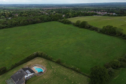 21.9 acres of Agricultural Land for sale in South Basildon and East Thurrock