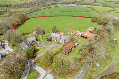 4.8 acres of Farmhouse for sale in St. Thomas the Apostle Rural