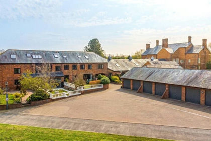 Land for sale in Leighton-Linslade