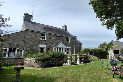 2 acres of Land for sale in Cylch-y-Garn