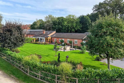 Barn Conversion for sale in Hoar Cross
