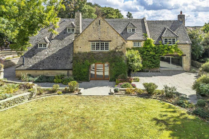 4.5 acres of Barn Conversion for sale in Shilton