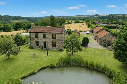7 acres of House with Land for sale in Roxby