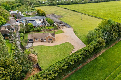 4.5 acres of House with Land for sale in Bishop's Itchington