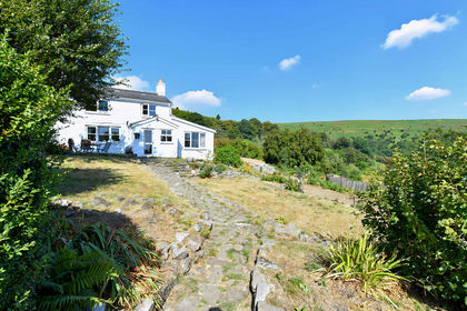 27 acres of Smallholding for sale in Llanfoist Fawr