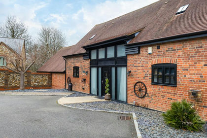 Barn Conversion for sale in Lewknor