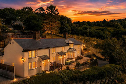 1.1 acres of House with Land for sale in Whitchurch Canonicorum