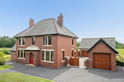 3.1 acres of House with Land for sale in Woodplumpton