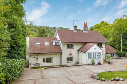 1 acre of House with Land for sale in Croydon East
