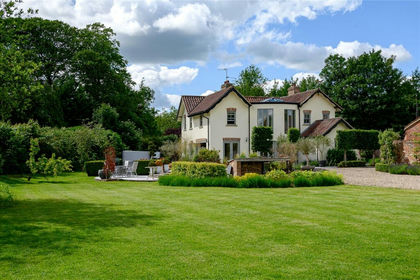 3 acres of Country Home for sale in Stamford Bridge