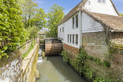 5.4 acres of Farmhouse for sale in Hellingly