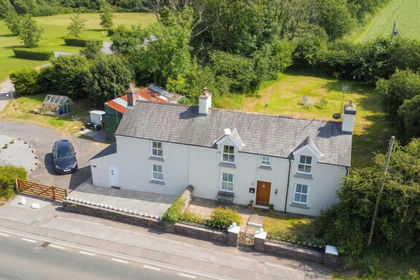 4.5 acres of House with Land for sale in Kilgetty/Begelly