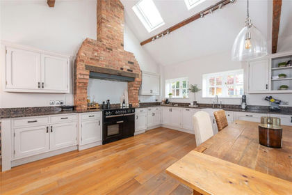 Barn Conversion for sale in Little Horwood