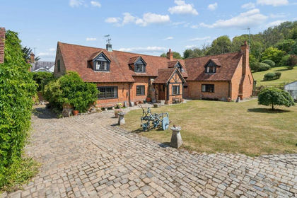 6.5 acres of Cottage for sale in Wendover
