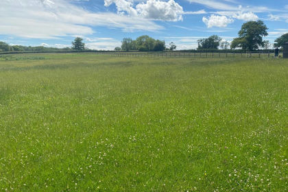 7 acres of Equestrian property for sale in Abthorpe