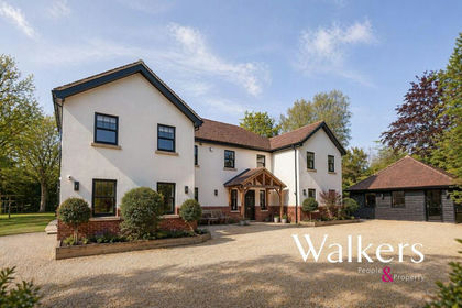 1.5 acres of House with Land for sale in Margaretting