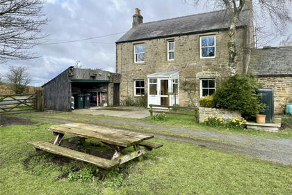 2 acres of Farmhouse for sale in Henshaw