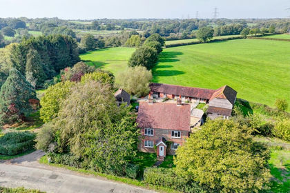 3.9 acres of House with Land for sale in Warbleton