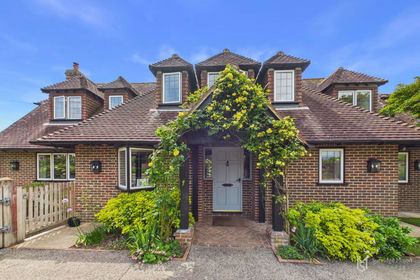 Barn Conversion for sale in Wartling