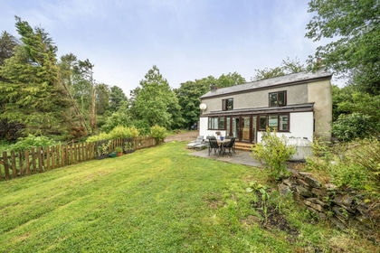 5.3 acres of Cottage for sale in Chacewater
