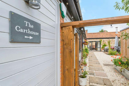 Land for sale in Hough-on-the-Hill