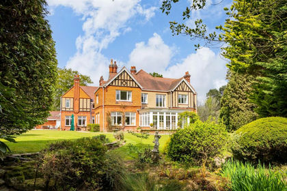 11.9 acres of Country Home for sale in Runnymede and Weybridge