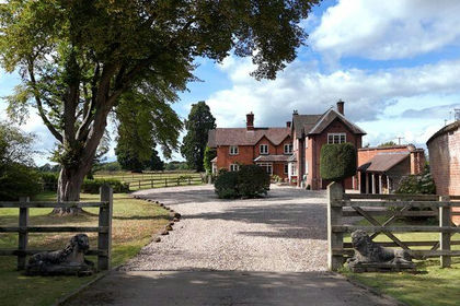 3.7 acres of Land for sale in Pattingham and Patshull