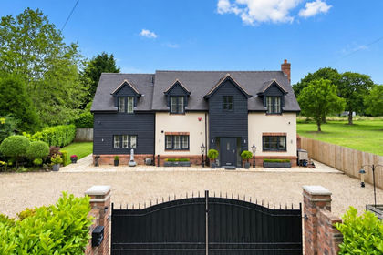 3.5 acres of House with Land for sale in Tanworth-in-Arden