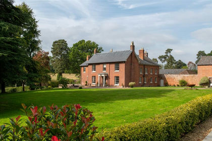 5.8 acres of House with Land for sale in Shrawley