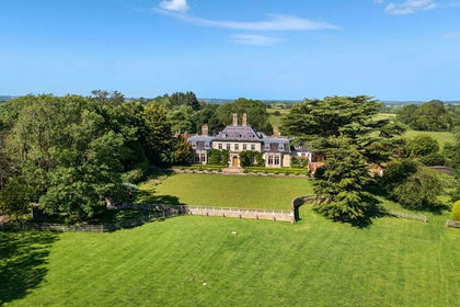 20.4 acres of Country Estate for sale in Somerby