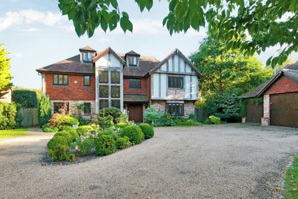 4.4 acres of Land for sale in Mayfield and Five Ashes