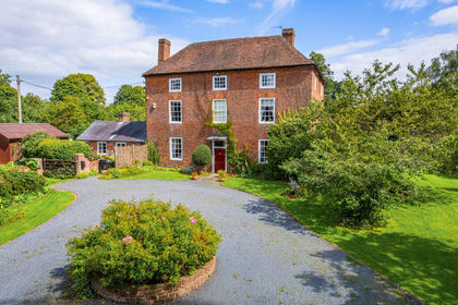 2.8 acres of House with Land for sale in Stourport-on-Severn