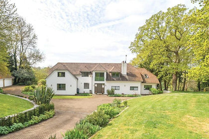 10.8 acres of House with Land for sale in West Kingsdown