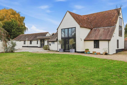 Barn Conversion for sale in Stapleford Tawney