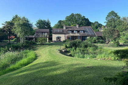 8 acres of House with Land for sale in Fovant
