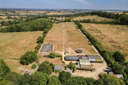 57.8 acres of Farmhouse for sale in Maugersbury