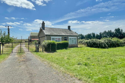 9.5 acres of House with Land for sale in Doddington