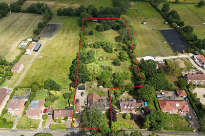 2.3 acres of House with Land for sale in Tealby