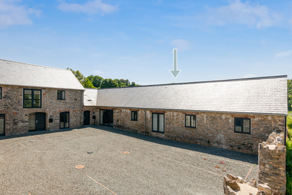 Barn Conversion for sale in Littlehempston