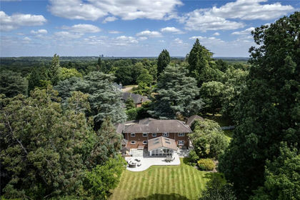 1.5 acres of House with Land for sale in Worplesdon