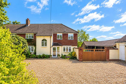 1.2 acres of House with Land for sale in Great Gaddesden