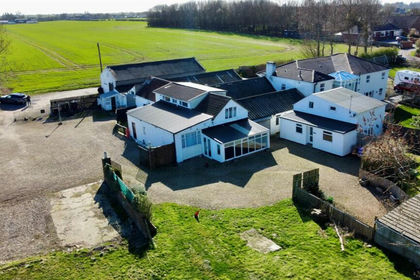 5.8 acres of House with Land for sale in Hollym