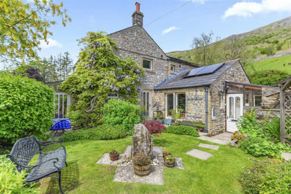 2 acres of House with Land for sale in Hawkswick