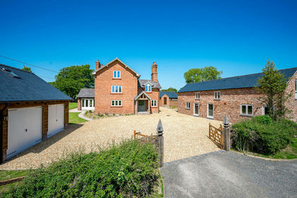 6 acres of Farmhouse for sale in Marbury and District